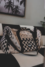 Load image into Gallery viewer, Beige Bolt Weekender (KIU)
