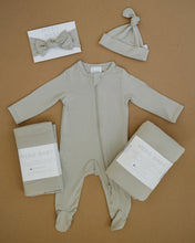 Load image into Gallery viewer, Oatmeal Bamboo Zipper (Mebie Baby)
