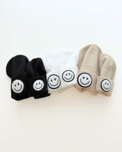 Load image into Gallery viewer, Smiley Beanie | Black (LPK)
