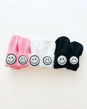 Load image into Gallery viewer, Smiley Beanie | Black (LPK)
