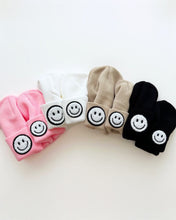 Load image into Gallery viewer, Smiley Beanie | Black (LPK)
