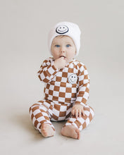 Load image into Gallery viewer, Smiley Beanie | White (LPK)
