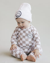 Load image into Gallery viewer, Smiley Beanie | White (LPK)
