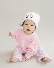 Load image into Gallery viewer, Smiley Beanie | White (LPK)
